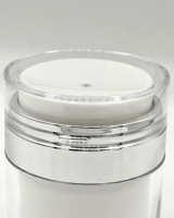 Дозатор  белый с серебряной метализацией к вакуумной банке JY124A (50 мл.) (верхняя часть)